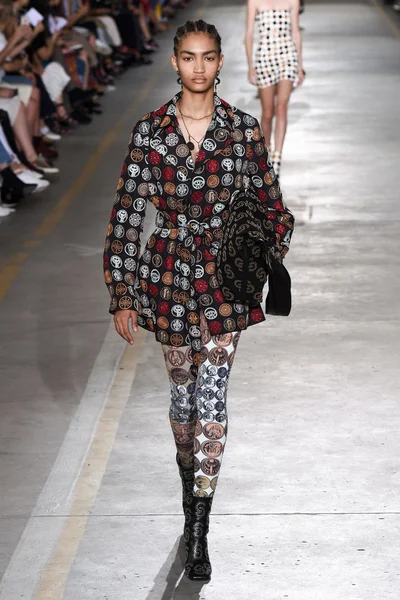 Look 19